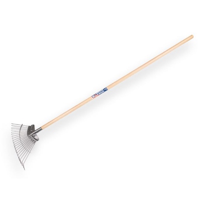 Afbeeldingen van Bladhark Spear & Jackson 20 tands met gelakte essen steel
